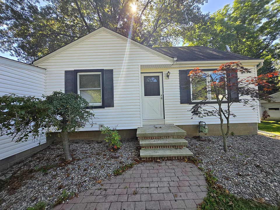 3673 Royalton Rd