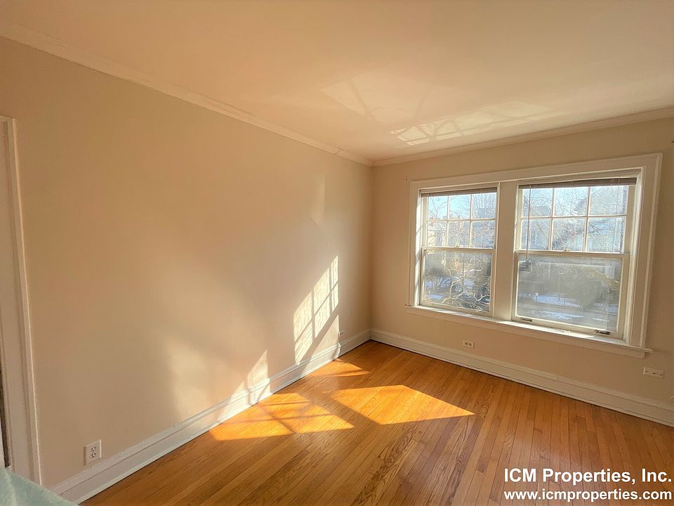 1st image of 1610 W Sunnyside Ave #2