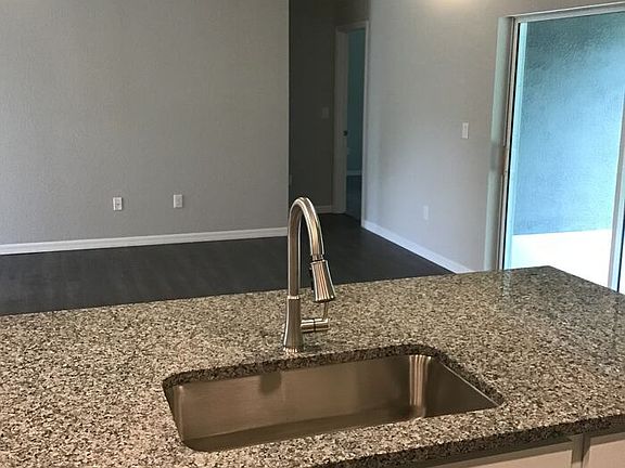 4th image of 18679 Arapahoe Cir