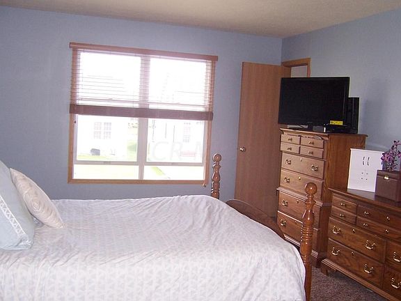 5th image of 880 Lone Rise Dr W