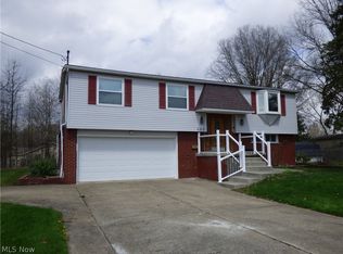 480 Aurora Dr, Youngstown, OH