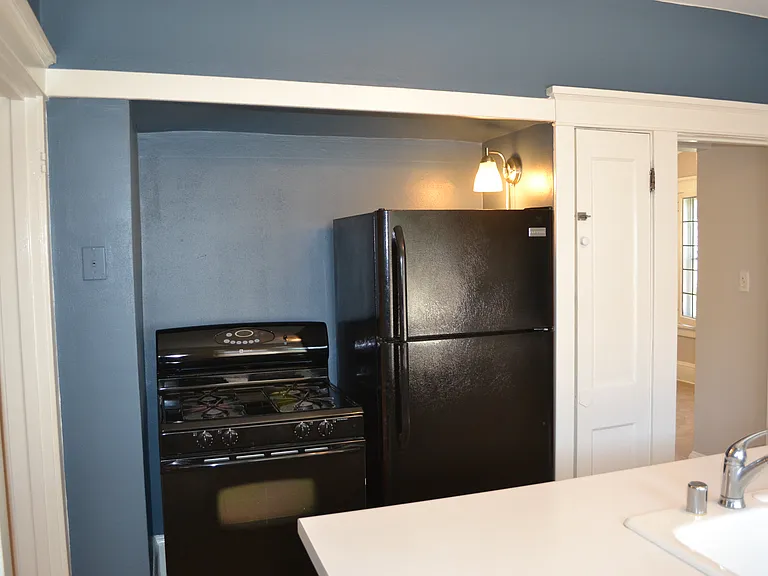 3942 N Farwell Ave — Photo 9