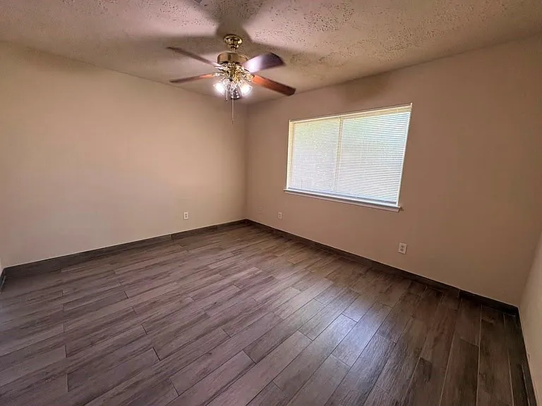 9210 Crescent Moon Dr — Photo 10