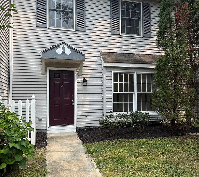 1st image of 5 Genard Ct