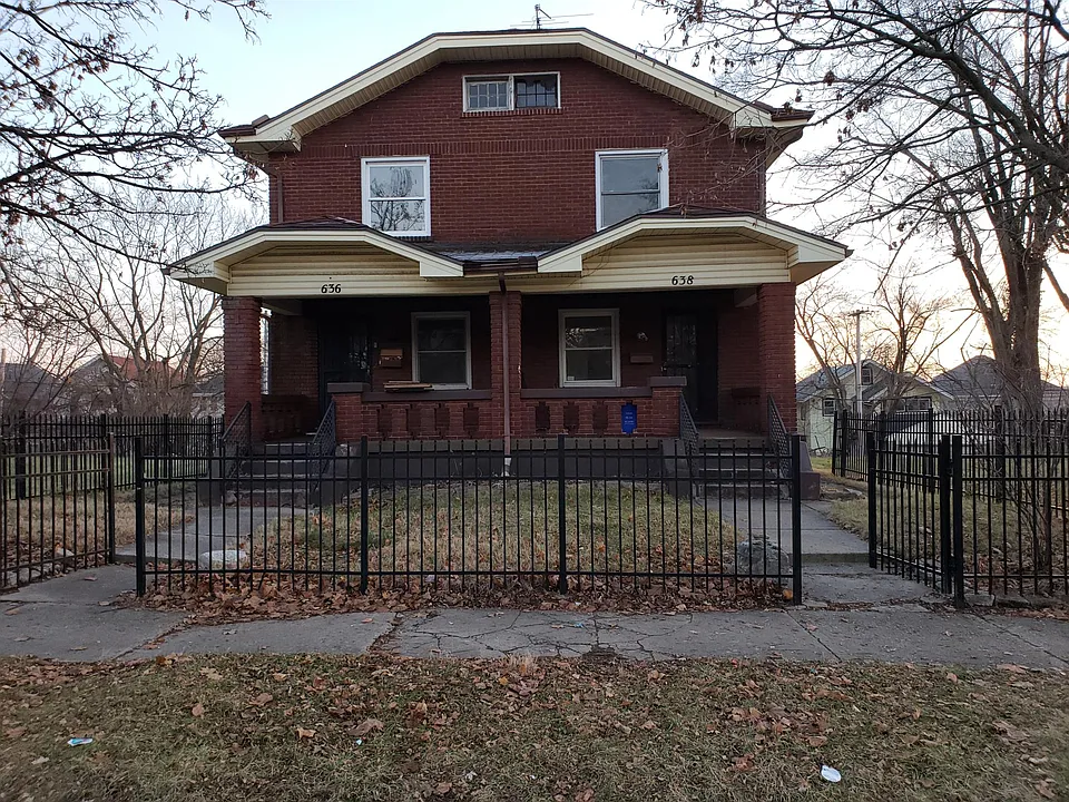 636-638 Oxford Ave