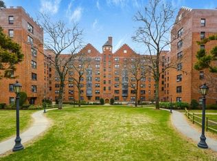 196 Garth Rd APT 4E, Scarsdale, NY 10583