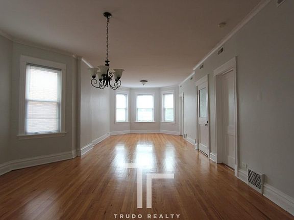 2nd image of 4423 N Damen Ave