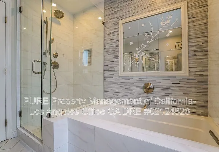 5049 Pickford St — Photo 11