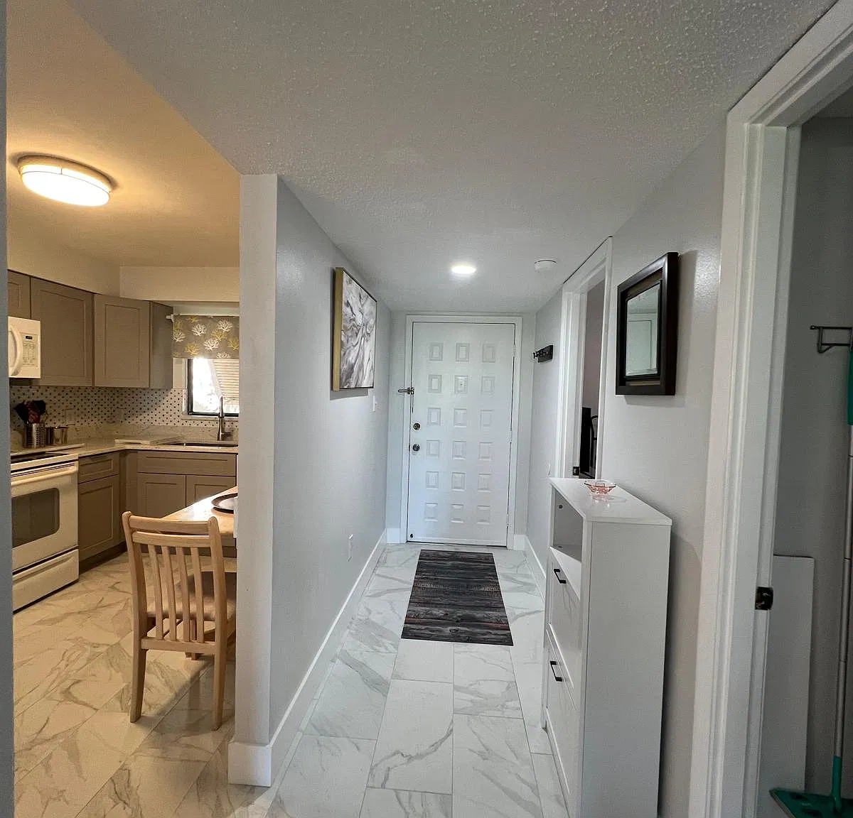 2 bed, 1272 sqft, $1,890 — Photo 3