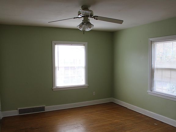 3rd image of 2121 Gladstone Ave APT C