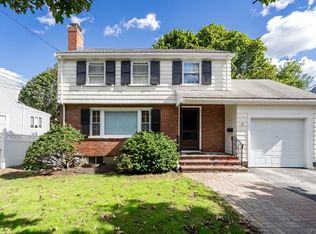 33 Stowecroft Rd, Arlington, MA 02474