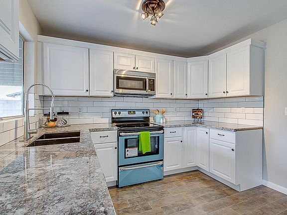 3rd image of 8508 W Alice Ave