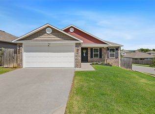 766 S Jaybird Ln, Fayetteville, AR 72701