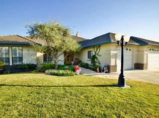 501 E Sherwood Ct, Hanford, CA 93230