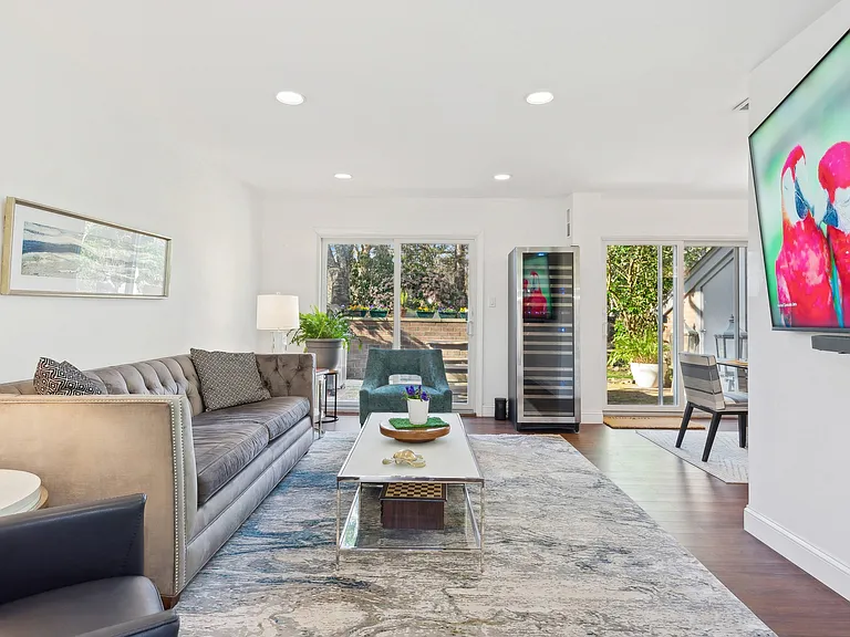 Leland Ln — Photo 4