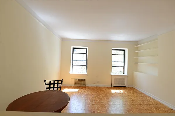 Rented by Peter Ashe | media 8