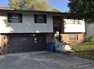 501 Oakwood Dr, Troy, IL 62294