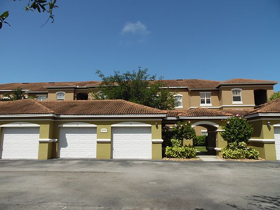 2nd image of 5095 Fairways Cir APT 303