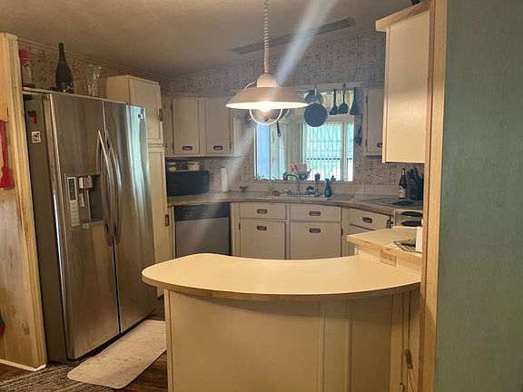 2nd image of 128 Needle Palm Ln