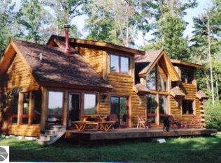 11629 Fredmar Dr, Interlochen, MI 49643