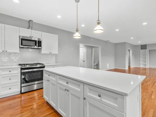 1697 N Marshall St, Milwaukee, WI 53202