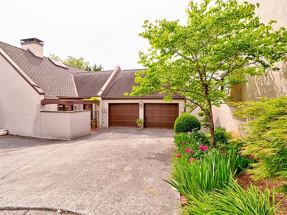 2nd image of 1260 Calais Ct