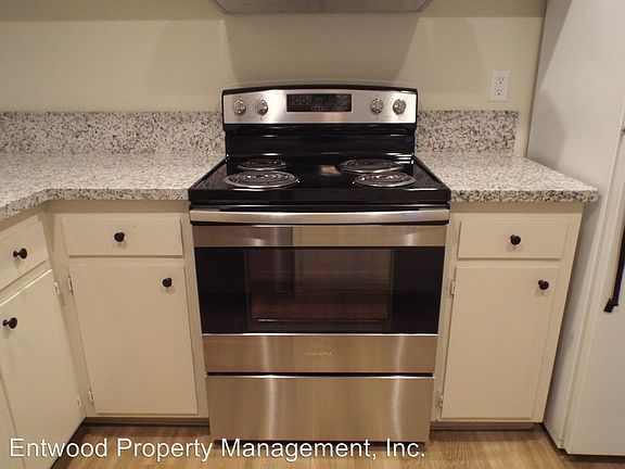 5th image of 54 Cameo Dr APT 11