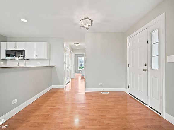 5th image of 15744 Cove Cir
