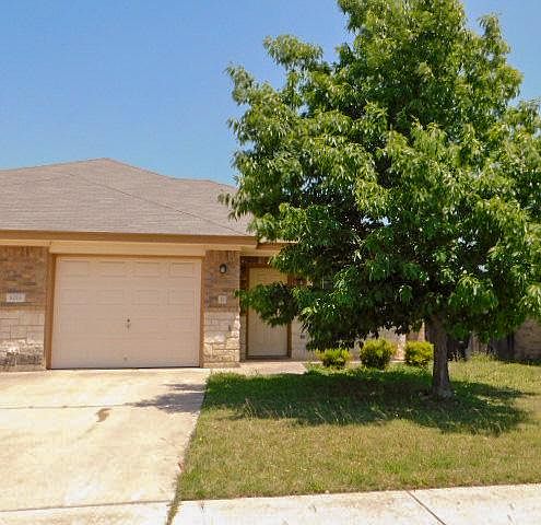 1st image of 1213 Cinch Dr APT B
