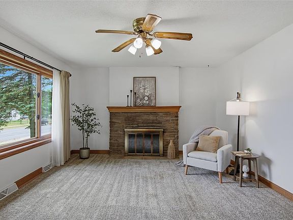 2nd image of 2715 Rudolph Road