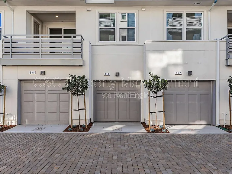 379 Lundy Pl — Photo 3