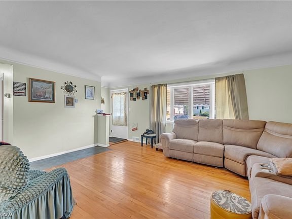 4th image of 9560 Reichert Rd