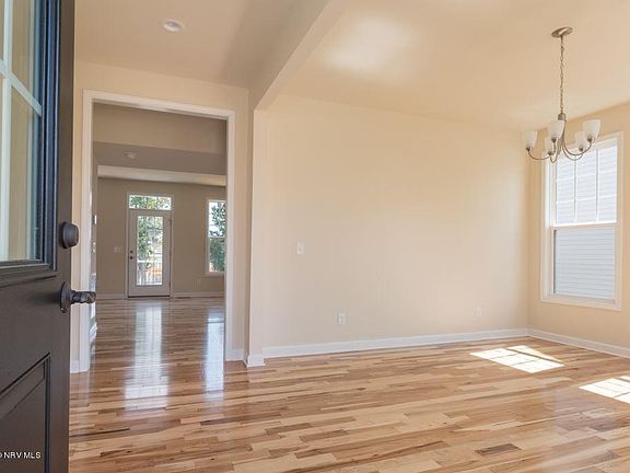 3rd image of 590 Dewdrop Ln