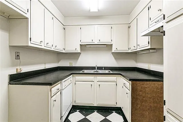 2615 Chartres St — Photo 5