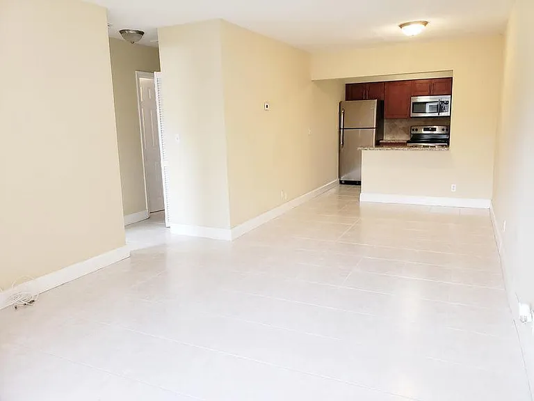 190 NE 40th St #192 — Photo 1