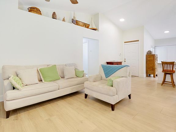 3rd image of 2105 SW Olympic Club Ter