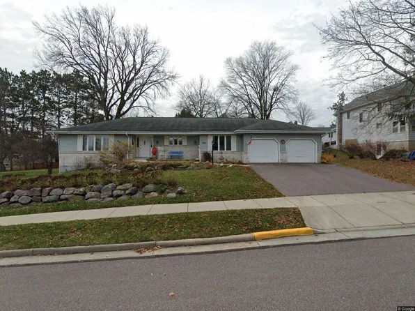 1012 4th St, Baraboo, WI 53913