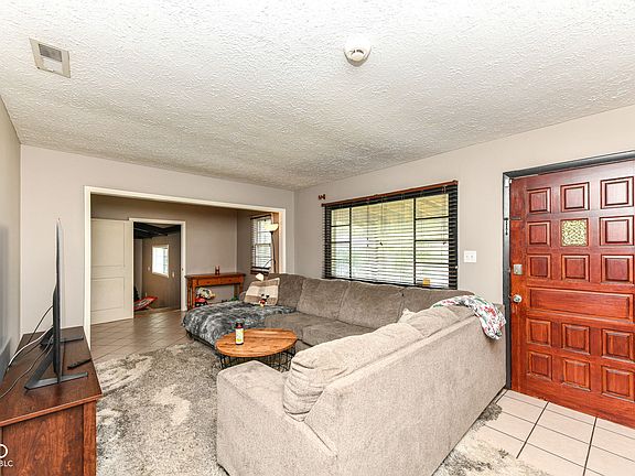 4th image of 1421 Phillips Dr