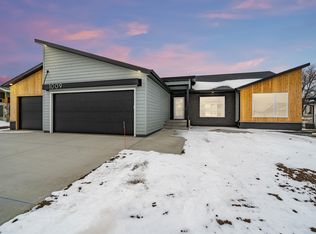 1009 S Nicholas Ave, Brandon, SD 57005