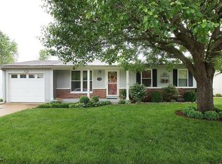 1226 Perdiz Ln, Fenton, MO 63026