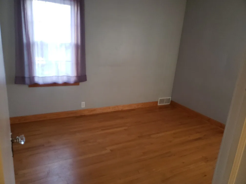 3 bed, 1035 sqft, $1,700 — Photo 3