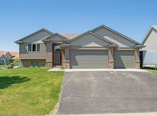 1321 Birch Dr, Mayer, MN 55360