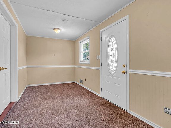4th image of 1027 2nd Avenue