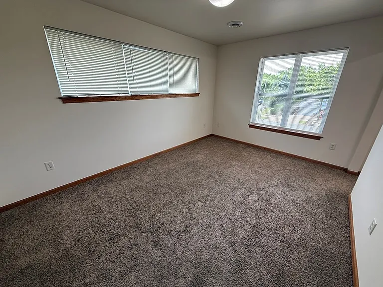 8217 Mansion Hill Ave — Photo 17