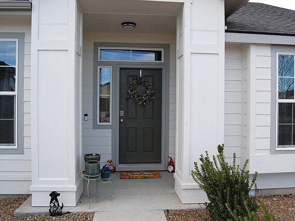 2nd image of 1935 SW Sharpshinned Ave
