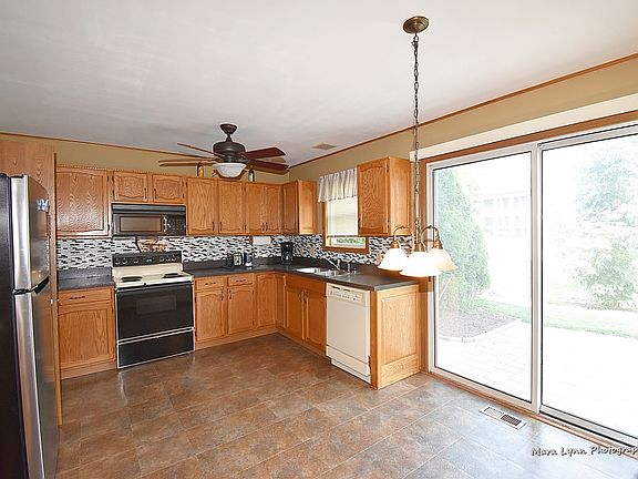 3rd image of 1720 Lexington Dr