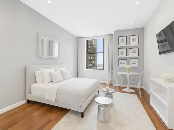 1 Wall Street Court image 1 of 11