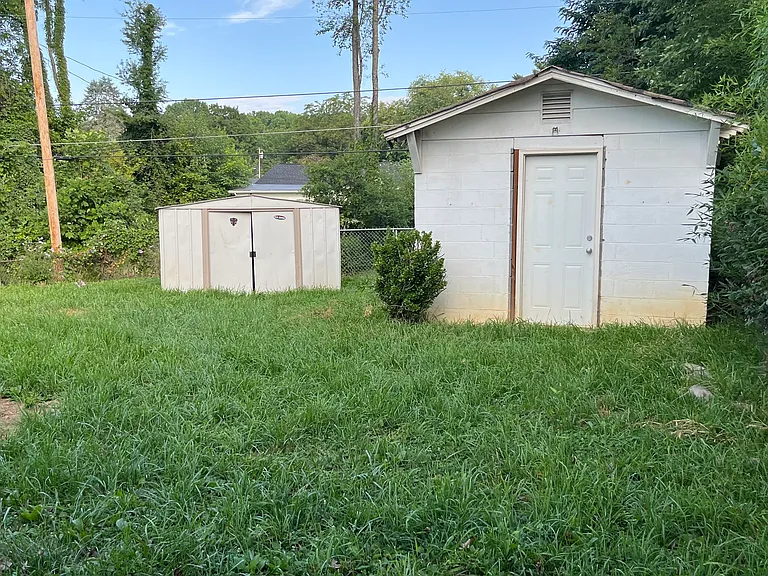 1311 E Holston Ave — Photo 19