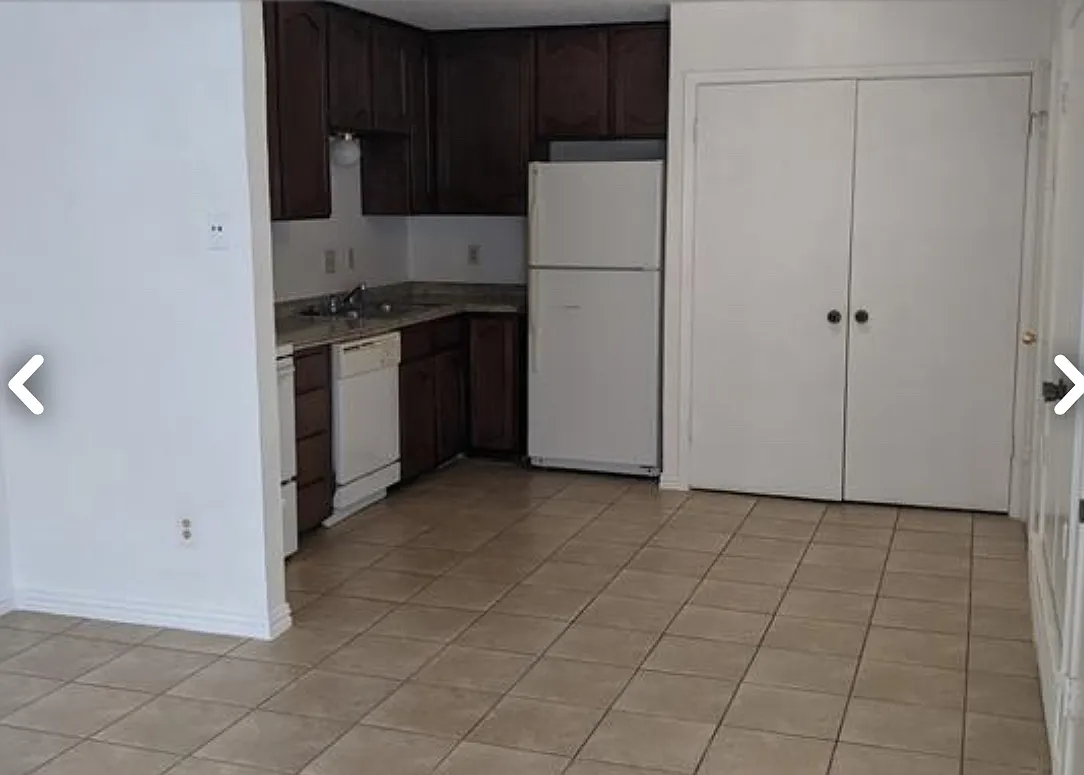 2 bed, 1.5 bath, 882 sqft, $859 — Photo 1