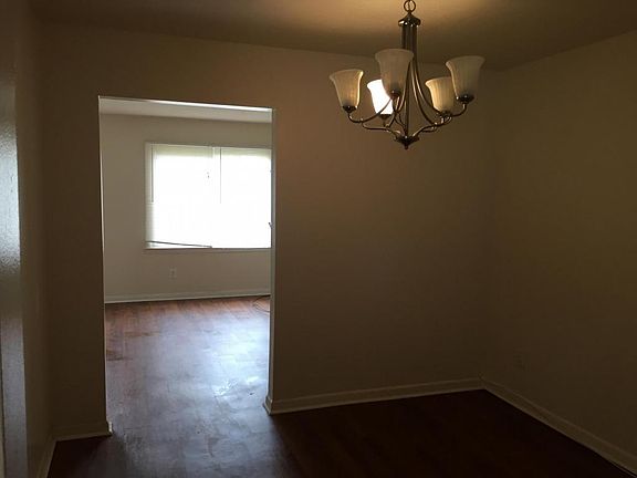 3rd image of 4013 Holly Cove Dr